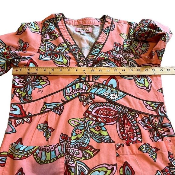 Koi Pink Butterfly Scrub Top with Brown Trim. Size Small. Good Condition!! - Picture 8 of 9